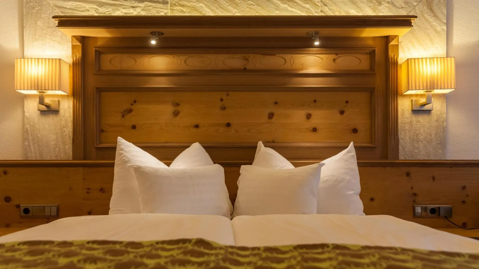 אישגל Hotel Olympia 4*,