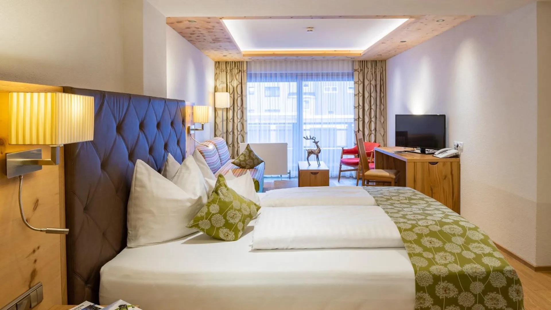 Hotel Olympia イシュグル