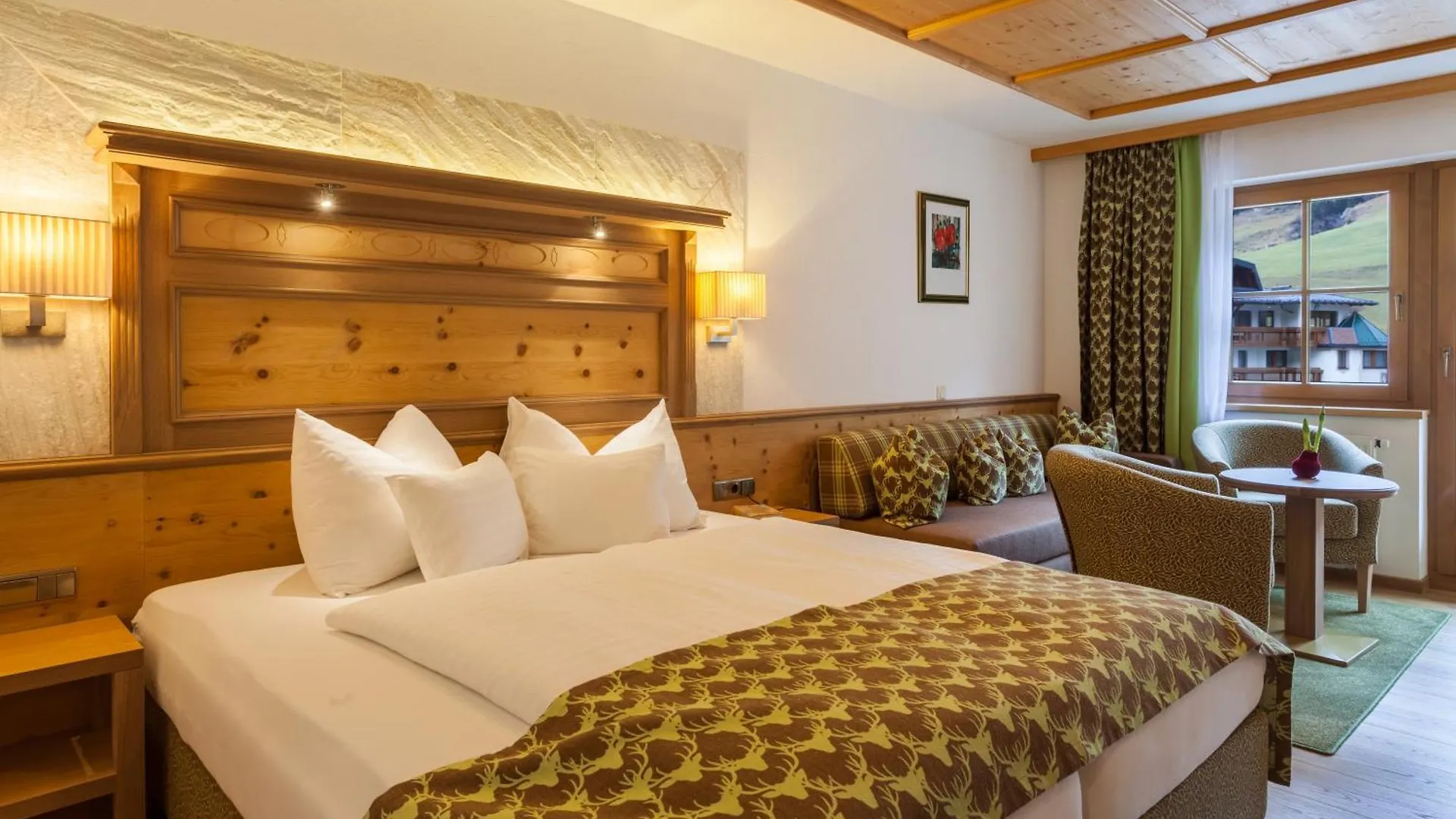Hotel Olympia イシュグル